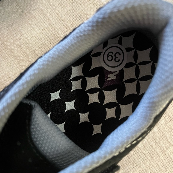 New Specialized clip in bike shoes - Picture 7 of 9